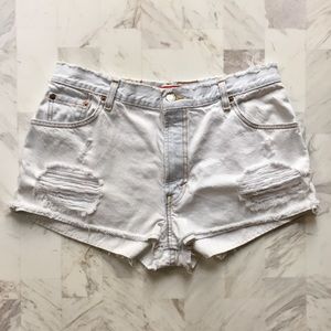 Urban Outfitters Levi’s distressed shorts